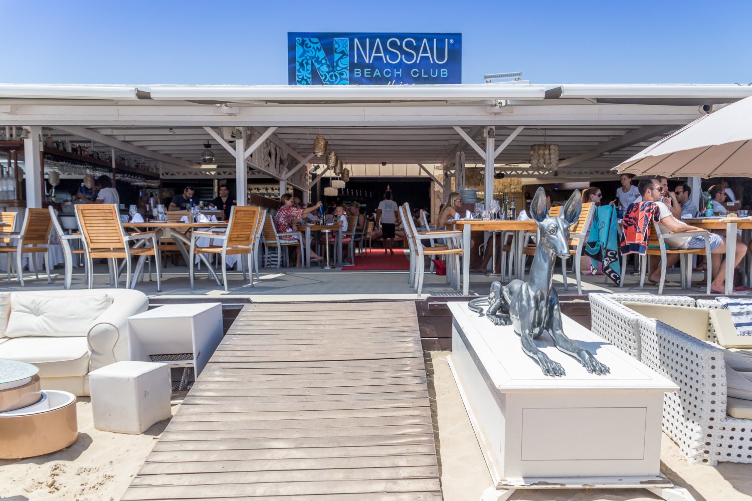 5 Restaurantes De Lujo En Ibiza Para Comer A Pie De Playa Luxury Moments Group